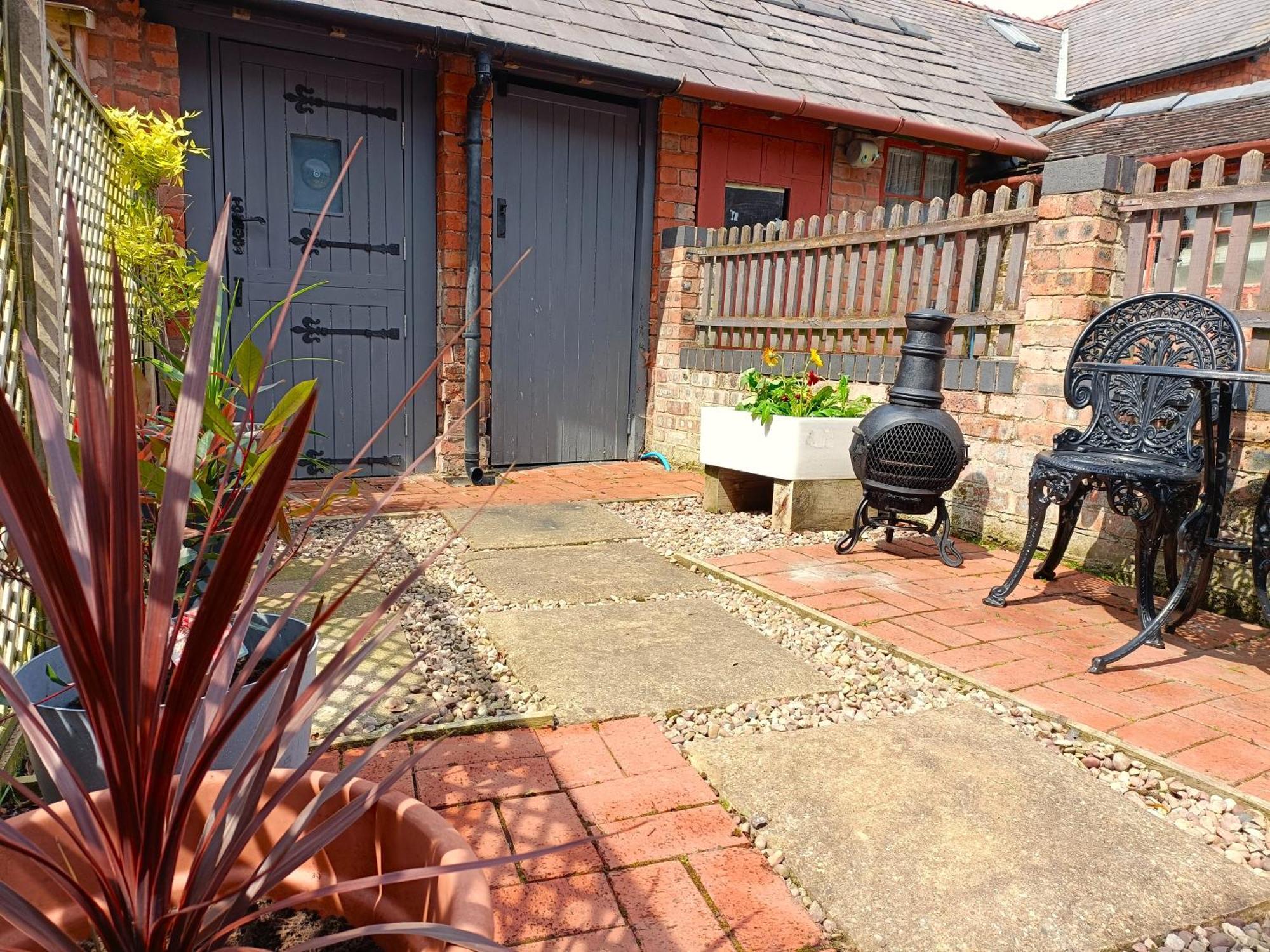 Charming Terrace Home In Whitchurch Exterior foto