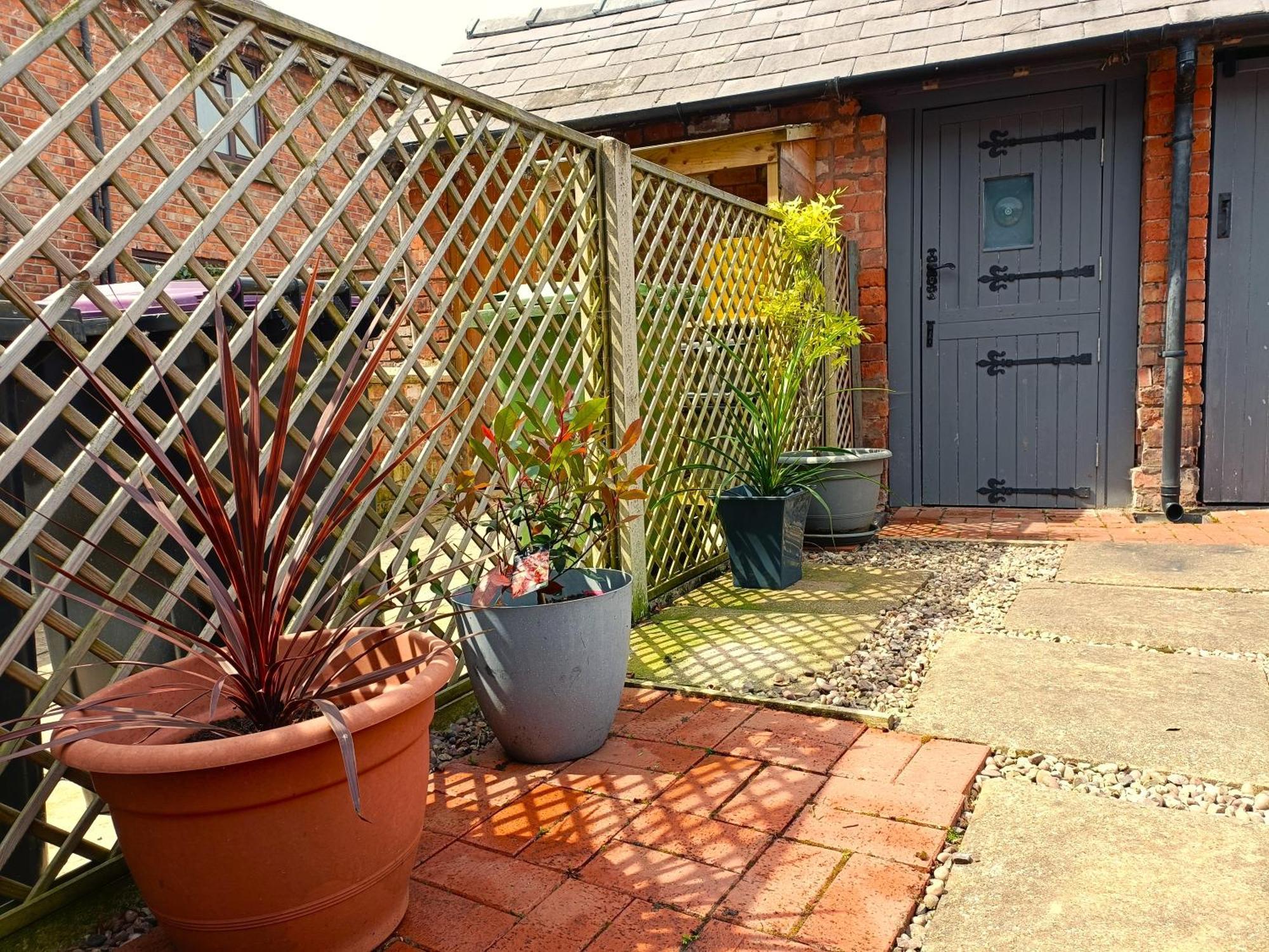 Charming Terrace Home In Whitchurch Exterior foto